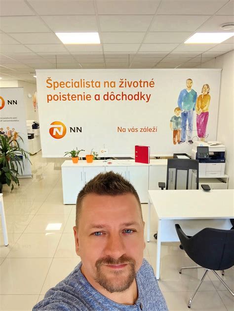 Personál pomáha klientovi s hygienou