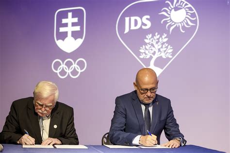 Podpis memoranda o spolupráci SOŠV a JDS