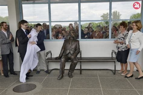 Socha Ľudovíta Wintera na Kolonádovom moste