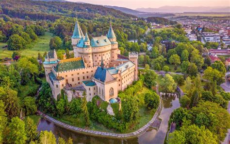 Historické kaštiele na Slovensku