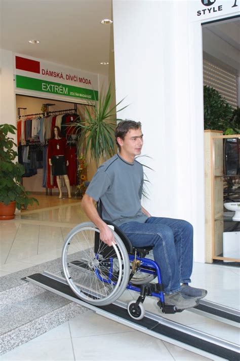 Schodolez pre invalidné vozíky