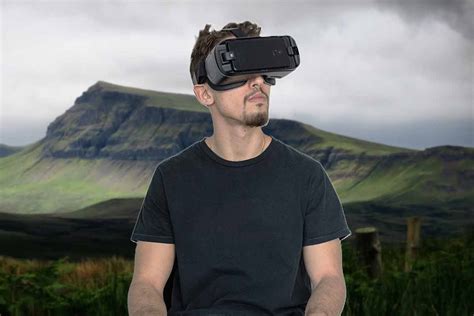 Pacient s VR okuliarmi relaxujúci vo virtuálnom lesnom prostredí