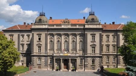 Historická budova univerzity v Košiciach