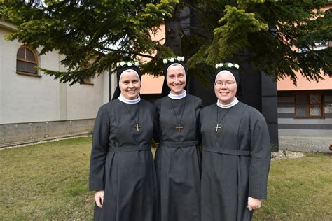 Sestry Milosrdného kríža pri práci