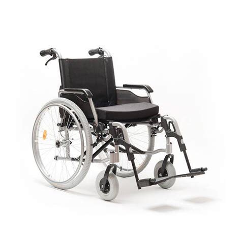 Mechanický invalidný vozík s veľkými zadnými kolesami