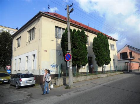 Centrum DORKA Zvolen - budova a okolie