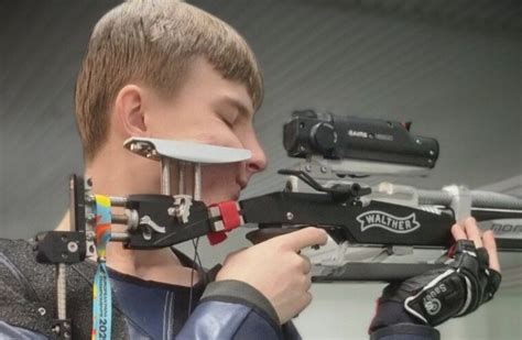 Streľba zrakovo postihnutých biatlonistov s akustickým zameriavačom
