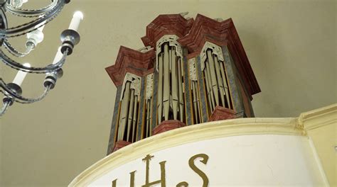 Zvonček v kostole ako symbol príspevkov