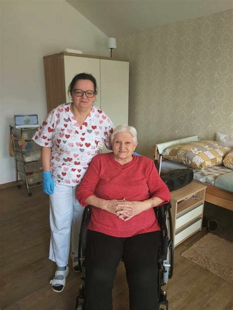 Personál hospicu poskytujúci starostlivosť