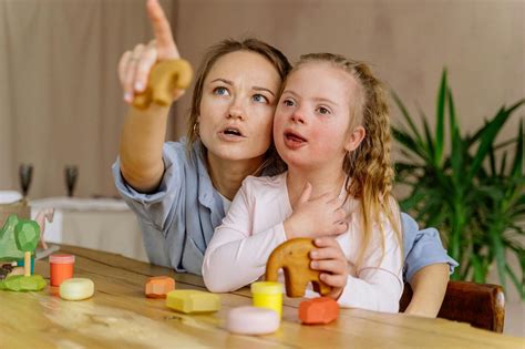 Infografika: Genetické a vonkajšie faktory ovplyvňujúce mentálne postihnutie