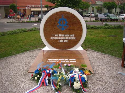 Pamätník venovaný slovenským dobrovoľníkom