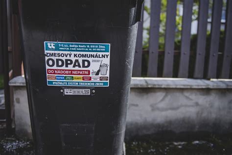 Ilustrácia platby za komunálny odpad a možností úľav
