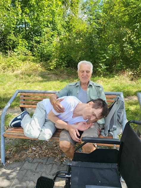 Koláž log alebo názvov rôznych zariadení sociálnych služieb