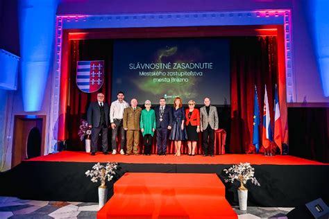 slávnostné ocenenie zamestnanca pri jubileu