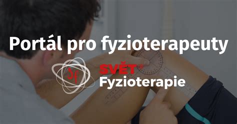 Fyzioterapeut cvičiaci s pacientom po operácii ramena