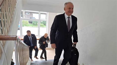 Andrej Kiska prichádza na súdne pojednávanie