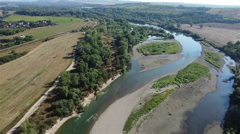 Rieka Váh a jej prítoky v Piešťanskom okrese