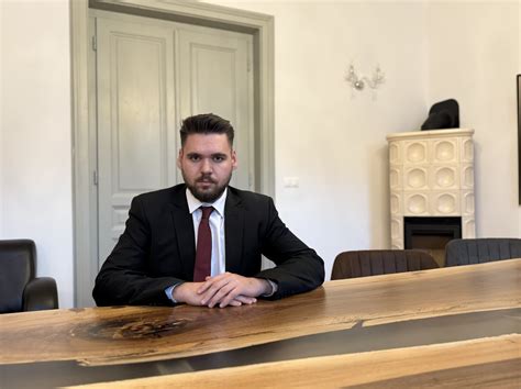 Advokátsky koncipient v advokátskej kancelárii