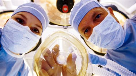 Pacient a anesteziológ pred operáciou