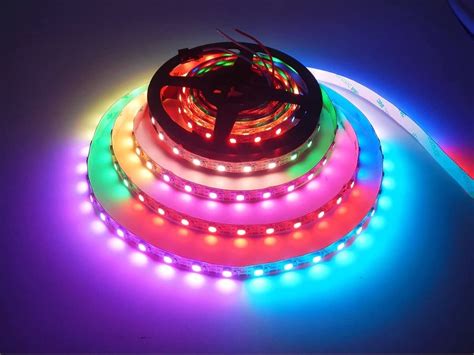 RGB LED pás s integrovaným ovládačom
