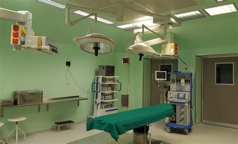 Moderné chirurgické vybavenie a operačné sály