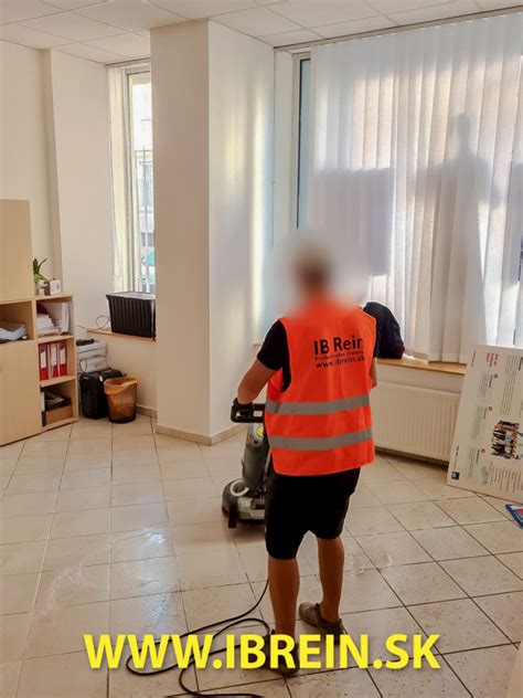 Príklady debarierizačných úprav v exteriéri a interiéri