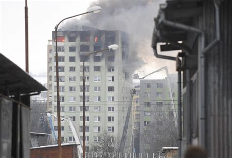 Horiaci bytový dom v Prešove po výbuchu plynu 6. decembra 2019