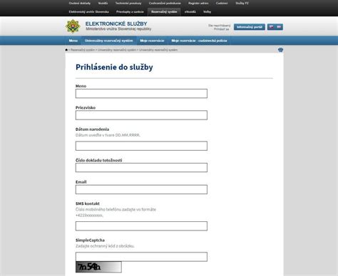 Slovák nakupujúci online na notebooku
