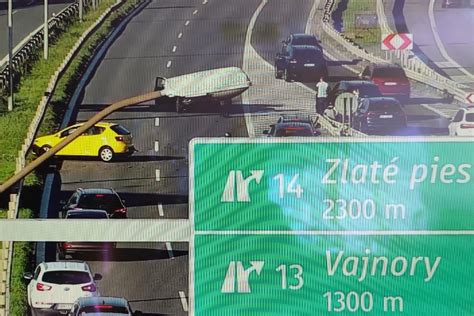 Diagram priebehu dopravnej nehody na diaľnici A6 pri Parndorfe