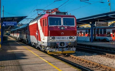Železničná stanica a vlaky ZSSK