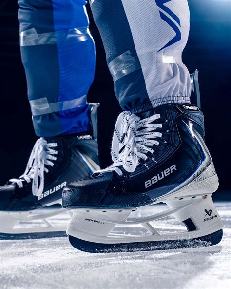 Hokejista s výstrojom Bauer Supreme