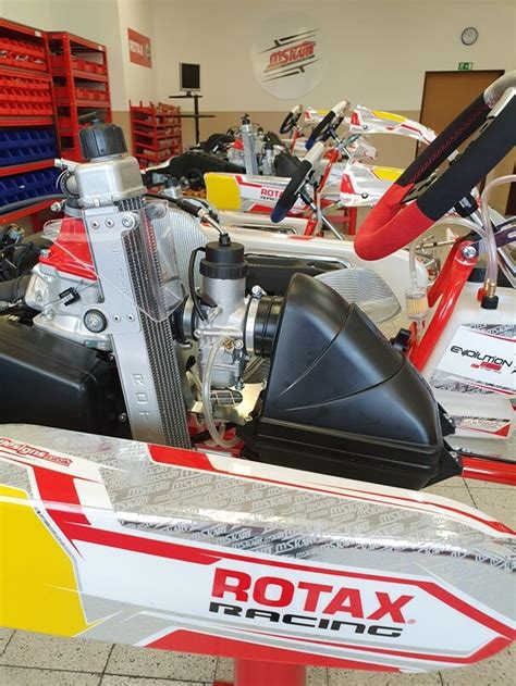 Závodné motokáry Rotax MAX v akcii