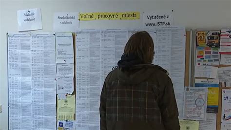 Schematická ilustrácia iniciatívy „Práca namiesto dávok“