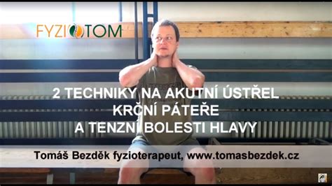 Fyzioterapeut vysvetľuje cvičebné techniky