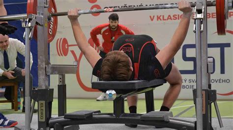 Ukážka správnej techniky bench pressu