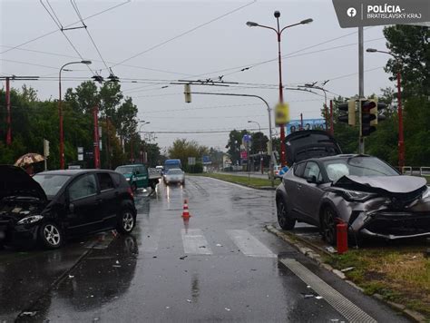 Polícia na mieste dopravnej nehody