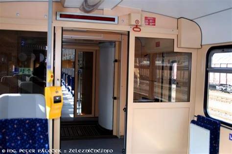 Interiér špeciálneho vozňa pre imobilných cestujúcich