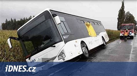 Autobus plný seniorov na výlete