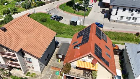 Rodinný dom s fotovoltaickými panelmi