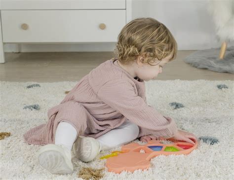 Dieťa s pomôckou pre špeciálne vzdelávacie potreby