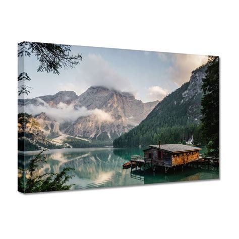 Švajčiarska krajina s horami a bankovkou