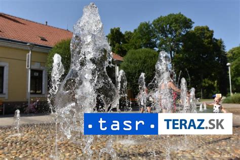 Panoráma kúpeľného mesta Piešťany s riekou Váh