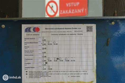 Informačná tabuľa s cenníkom zliav na železnici