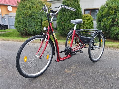 Diagram znázorňujúci výhody elektrickej trojkolky pre seniorov