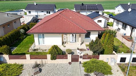 Vila s upravenou záhradou pre seniorov