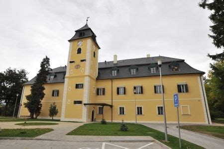 Rekonštruovaný kaštieľ Seniorville Trenčín