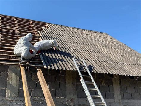 Ilustračná fotografia azbestovej strechy