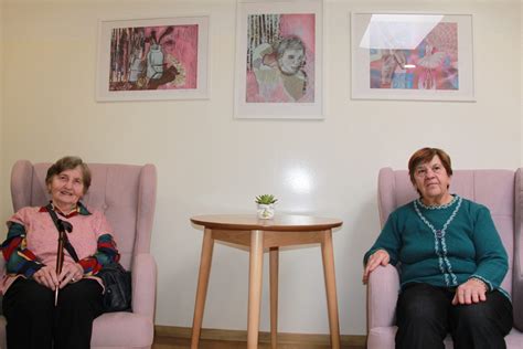 Ilustrácia rôznych sociálnych služieb poskytovaných seniorom