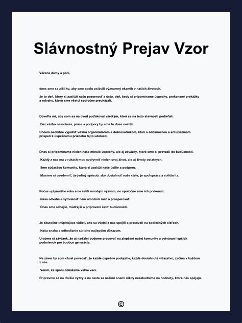 Ľudia na slávnostnej udalosti, počúvajúci prejav