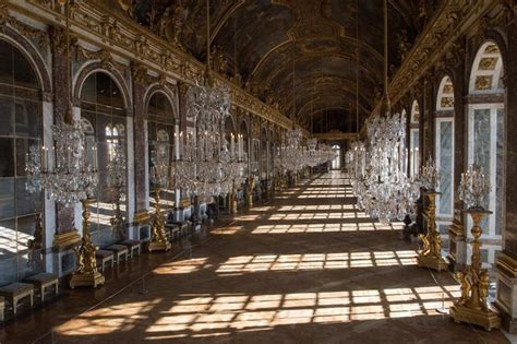 Zrkadlová sála vo Versailles, kde bolo vyhlásené Nemecké cisárstvo